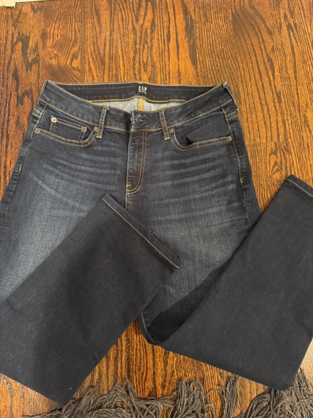 GAP Curvy Classic Straight Dark Wash Denim Short Petite Short Girl Friendly
